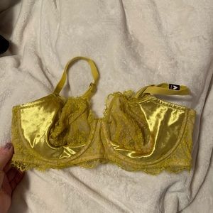 Victoria’s Secret unlined bra